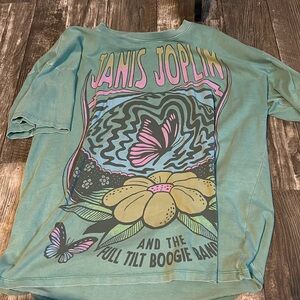 Cute American Eagle Janis Joplin graphic tee!